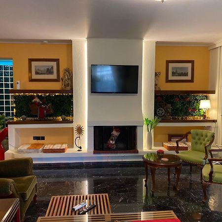 Sarakin'S Mansion Luxury Retreat Appartement Athene Buitenkant foto